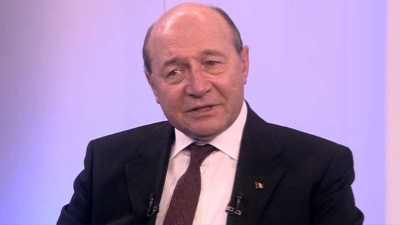 Traian Băsescu a fost operat pe cord la un spital din Paris