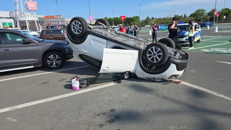 ACUM! Accident în parcarea VIVO Constanța: persoană este încarcerată!