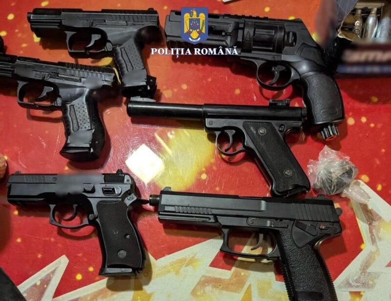 Un adevărat arsenal găsit în casa unui constănțean în urma unor percheziții