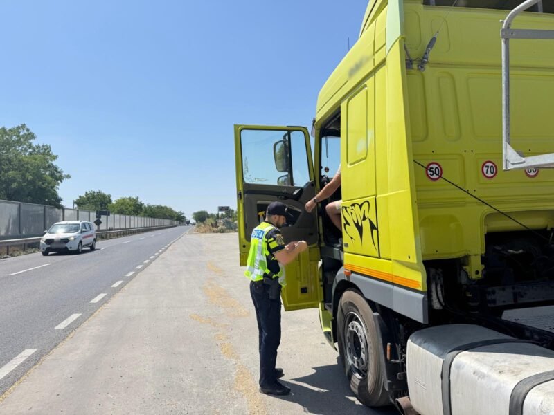 Razie pe principalele artere de circulație din județul Constanța. S-a verificat legalitatea transporturilor rutiere de mărfuri