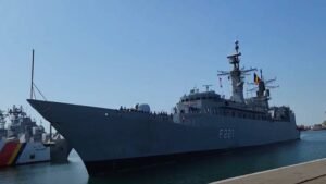 Fregata „Regele Ferdinand” s-a întors din misiunea desfășurată în Marea Mediterană. Familia marinarului dispărut, prezentă în Portul Militar Constanța