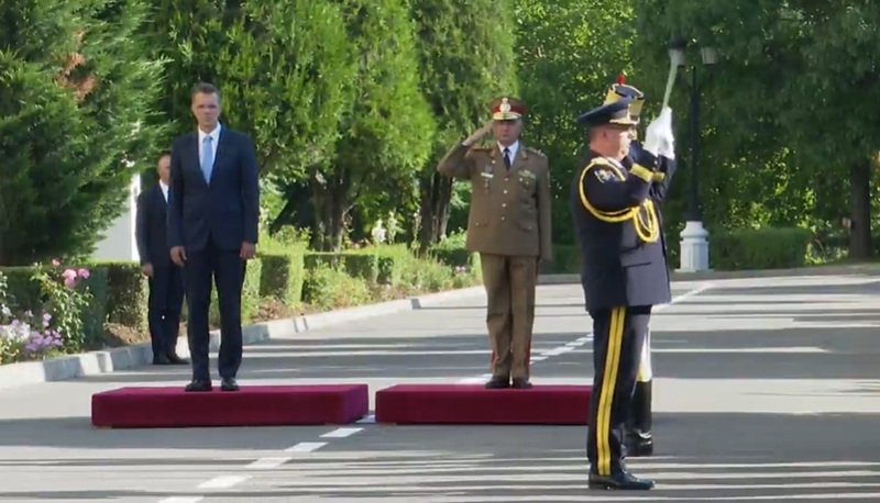 Ionuţ Moşteanu a preluat mandatul de ministru al Apărării: Voi fi un partener pentru profesioniştii din acest minister