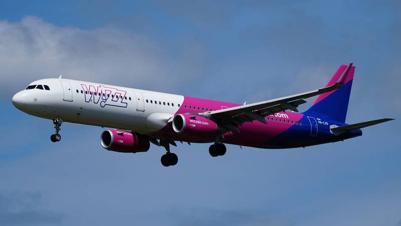 Wizz Air anunță relocarea temporară a zborurilor de pe Aeroportul Băneasa. Ce trebuie să facă cei care au rezervat curse