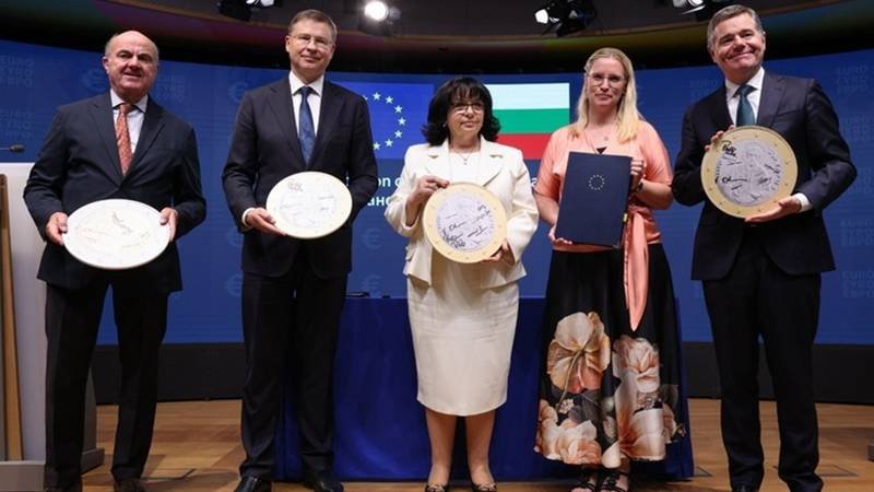 Parlamentul European a aprobat intrarea Bulgariei în zona euro începând cu ianuarie 2026