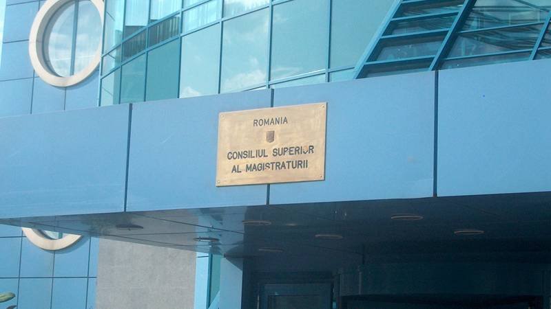 CSM prezintă date privind vârsta de pensionare a magistraților și arată ce salarii au judecătorii și procurorii