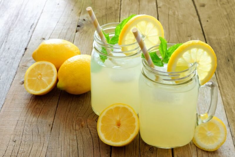 Limonada perfectă de vară: sănătoasă, răcoritoare și fără zahăr!
