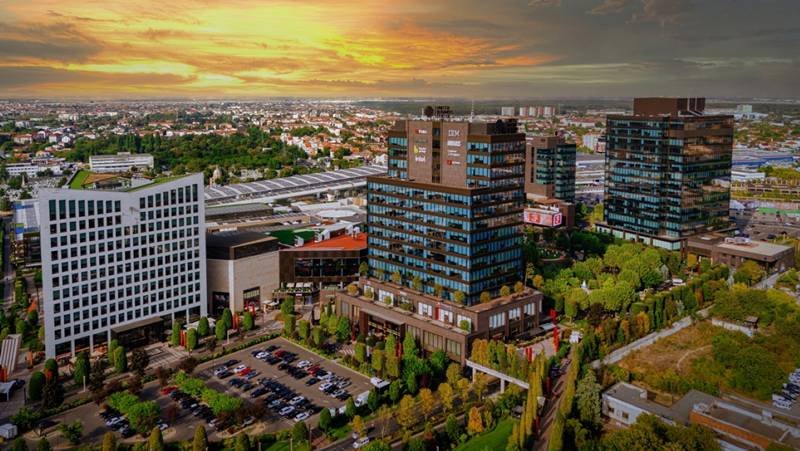 (VIDEO) 25 ani de IULIUS. 15 clădiri premium de birouri, 145 sedii de companii, 29.000 de angajați – un impact important în dezvoltarea segmentului office din România