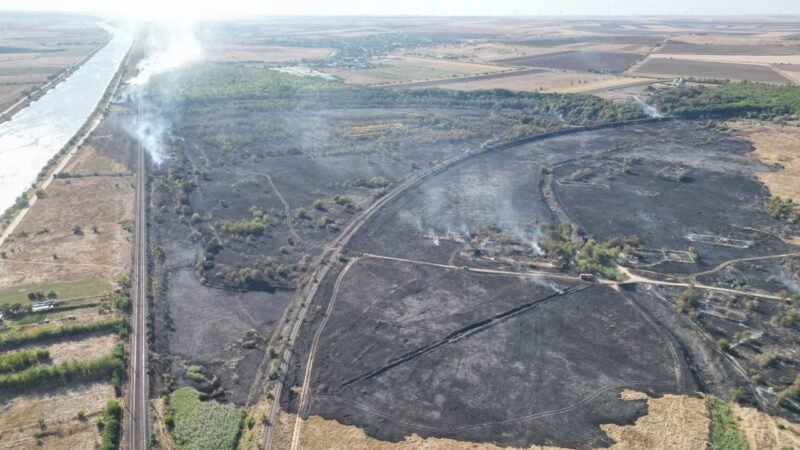 Circulația trenurilor pe secția București – Constanța, întreruptă temporar din cauza incendiului din Medgidia