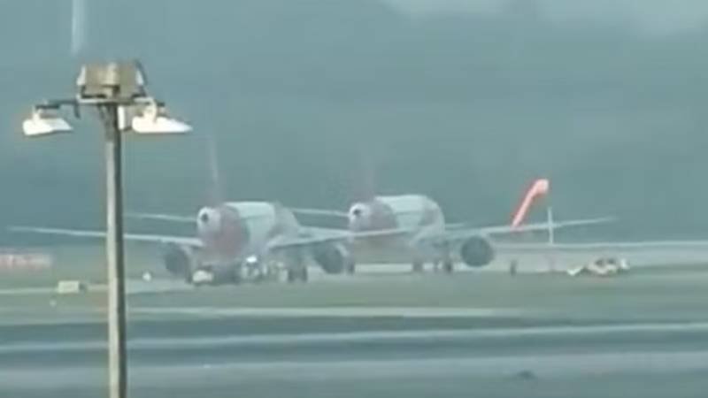 (VIDEO) Incident grav pe aeroportul din Manchester. Două avioane s-au lovit pe pistă în timp ce se pregăteau de decolare – zboruri suspendate temporar