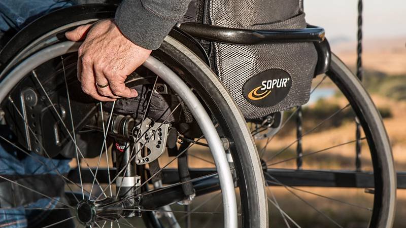 Se schimbă criteriile pentru încadrarea în grad de handicap. Ministrul Muncii: „Există situaţii clare de abuzuri şi fraude”
