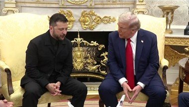 Zelenski a fost primit de Trump şi discută cu presa în Biroul Oval