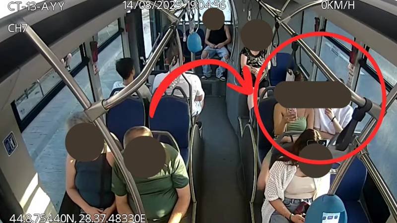 (VIDEO) Două pasagere surprinse fumând într-un autobuz CT BUS. Compania atrage atenția că amenzile ajung până la 500 de lei