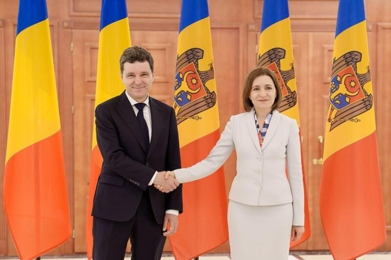 Nicuşor Dan, vizită în Republica Moldova, de Ziua Limbii Române. ”Poate n-ar fi rău să copiem Marea Dictare Naţională. Am putea să începem cu clasa politică”