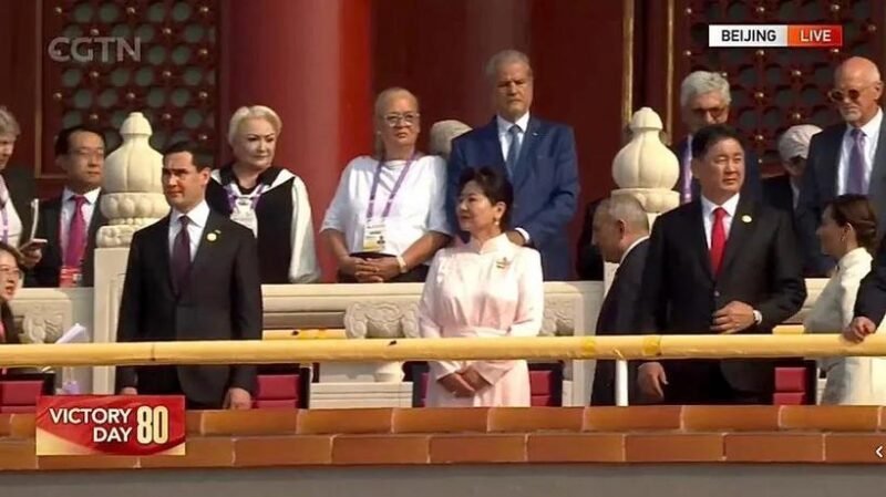 Reacția lui Adrian Năstase după ce s-a pozat cu dictatorii lumii: Cred că MAE nu a înţeles, evenimentul a avut loc la Beijing, şi nu la Moscova