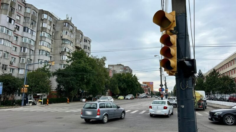 ATENȚIE, ȘOFERI! Semafoarele din intersecția Soveja cu Dezrobirii și Baba Novac vor fi oprite total timp de 7 zile!
