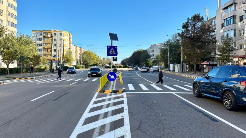 Primăria Constanța: Două noi scuaruri mediane au fost amenajate la trecerile de pietoni situate pe strada Dezrobirii