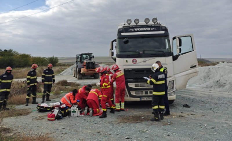 UPDATE. Tragedie în județul Constanța! Șoferul unei basculante a murit după ce a atins un fir de electricitate
