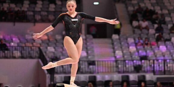 Constănțeanca Sabrina Maneca-Voinea pe locul 7 la Campionatul Mondial din Indonezia după ce a căzut de pe bârnă