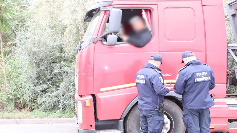 JUDEȚUL CONSTANȚA. TIR cu numere expirate și șofer fără permis, descoperiți la controalele polițiștilor de frontieră