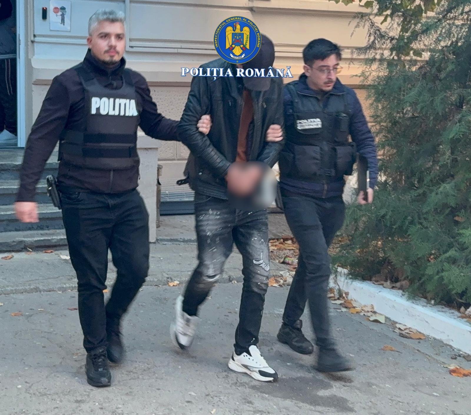 CONSTANȚA. Trei tineri reținuți după ce au agresat un agent de pază și au furat produse în valoare de 300 de lei dintr-un magazin