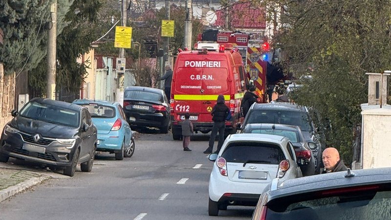 CONSTANȚA. Intervenție de urgență pe strada Soarelui: o mașină a intrat într-o țeavă de gaze