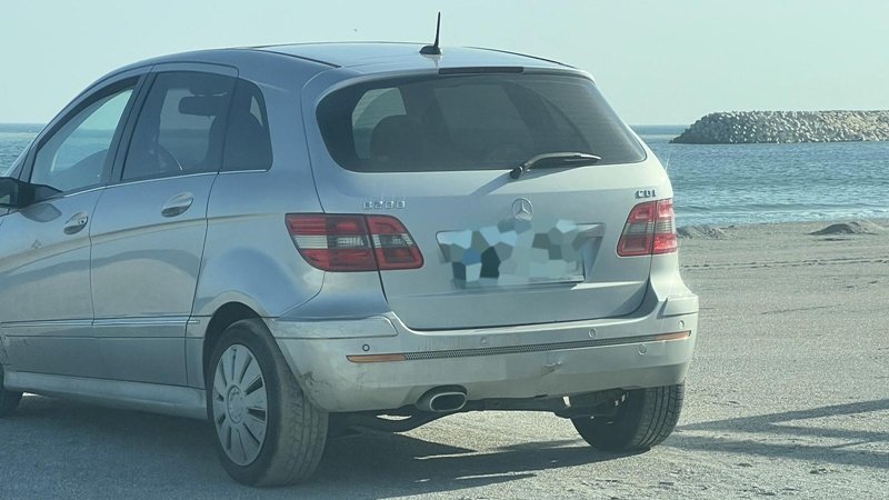 Șofer cu permisul anulat, depistat de jandarmi în timp ce conducea… pe plaja din Saturn