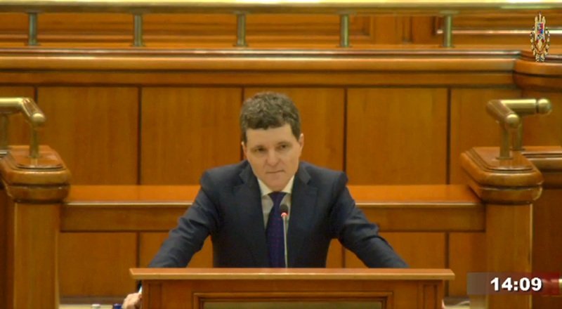 Nicușor Dan: „Administrația nu ține pasul cu așteptările cetățenilor”. Discursul președintelui în Parlament, întrerupt de două ori: „Nu vă e rușine?”