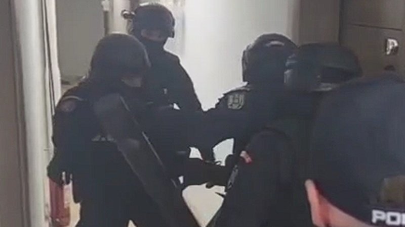 ”Ziua Z” continuă: operațiuni de amploare în toată țara! Peste 150 de percheziţii şi 240 de mandate de aducere