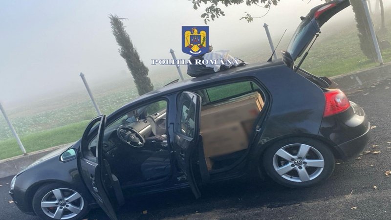 (FOTO) JUDEȚUL CONSTANȚA. 250 de kilograme de articole pirotehnice, descoperite într-un autoturism