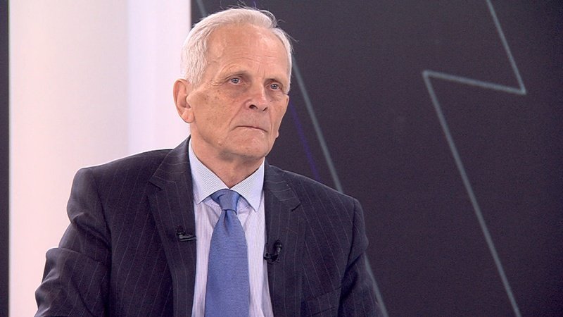 Theodor Stolojan: Bolojan nu poate fi jucat pe degete. Rămâne premier până în 2027