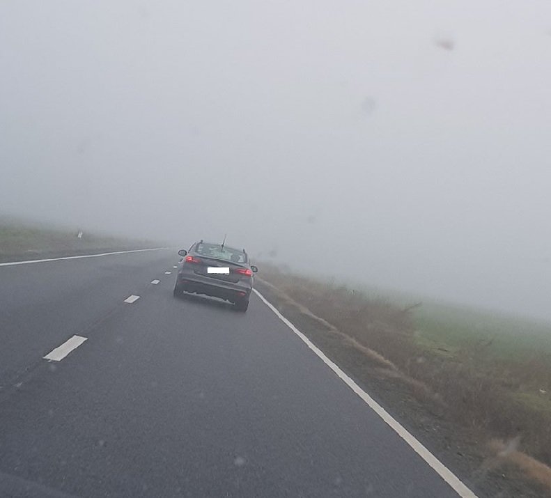 Atenție șoferi! COD GALBEN de ceață în Dobrogea. Vizibilitatea este redusă!