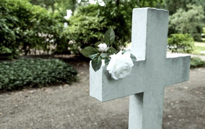 Câțiva tâmpiți cu diplomă au lăsat un copil să moară