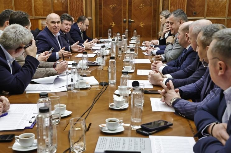 Finanțarea autorităților locale, analizată de coaliție la Palatul Victoria