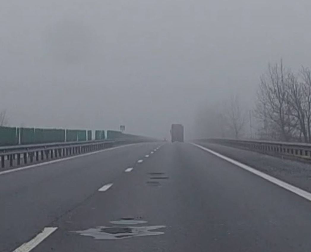 Atenție, șoferi! Ceată densă și risc de polei pe drumurile din Dobrogea