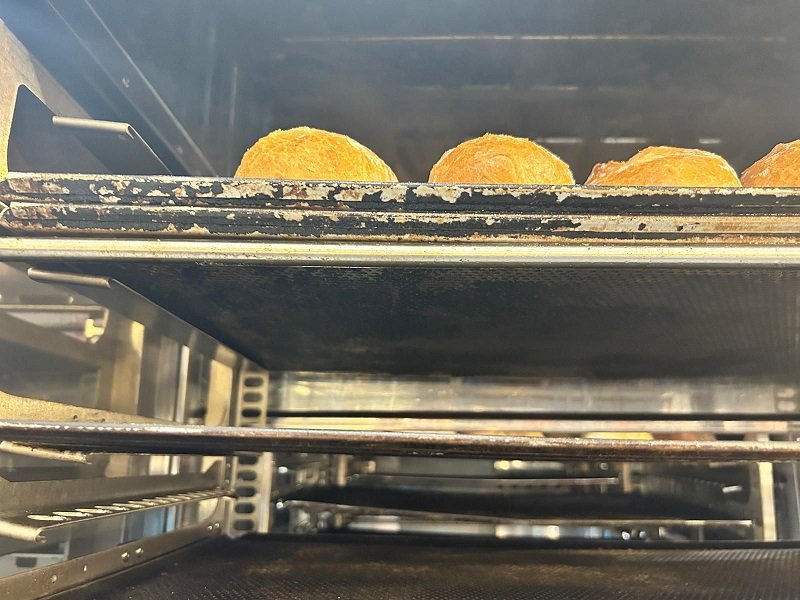 FOTO Carne expirată, insecte și mizerie: ANPC a aplicat amenzi de peste 1,5 milioane de le