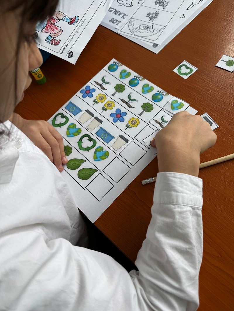 Activități dedicate reciclării și apei, pentru elevii CES, la Liceul Tehnologic Crucea