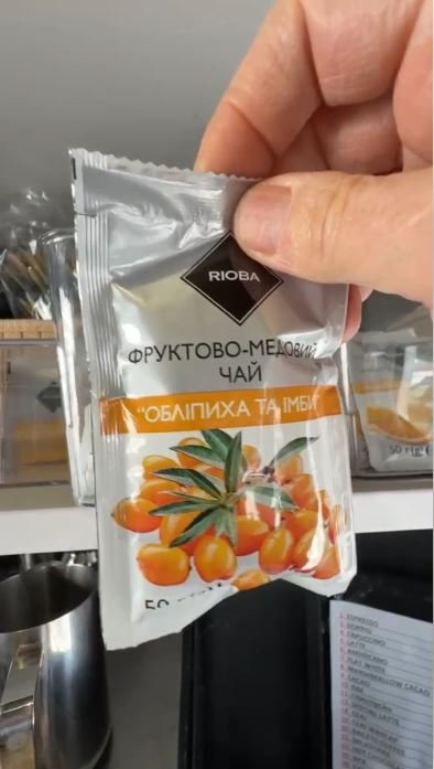 FOTO Deficiențe grave de igienă și practici ilegale. Rulotă de cafea, sancționată de CJPC Constanța