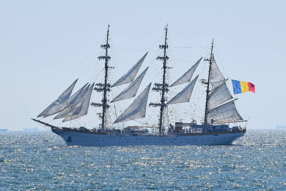 Nava-școală „Mircea” traversează din nou Atlanticul după 15 ani