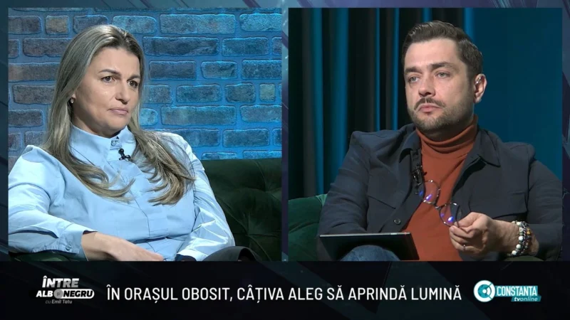 În orașul obosit, câțiva aleg să aprindă lumină, „Între alb și negru” cu Emil Tatu