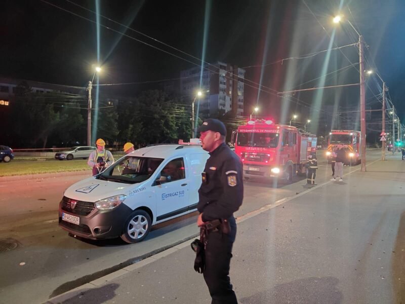 Noapte de coşmar în Galați. „M-am pitit în pat de frică. Apoi s-a auzit bubuitura”