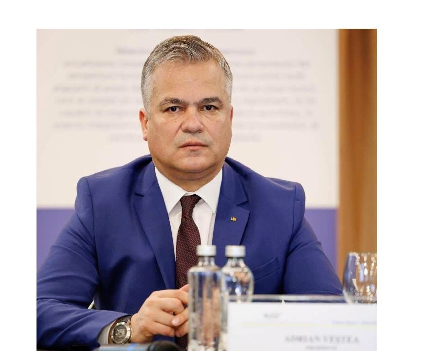 Adrian Veștea a amânat depunerea în Parlament a listei miniștrilor și a programului de guvernare