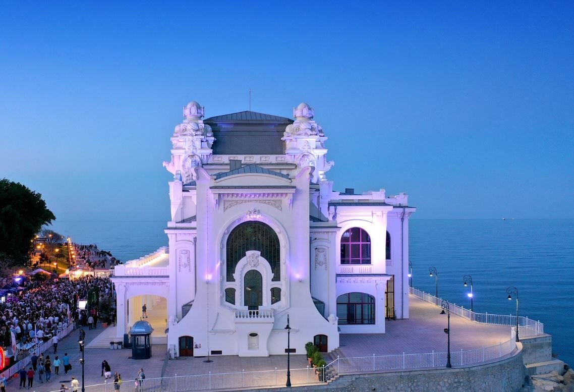 Cazinoul din Constanța își reia activitatea după ridicarea măsurilor de urgență. Spectacolul „Cazino Mon Amour” se desfășoară conform programului
