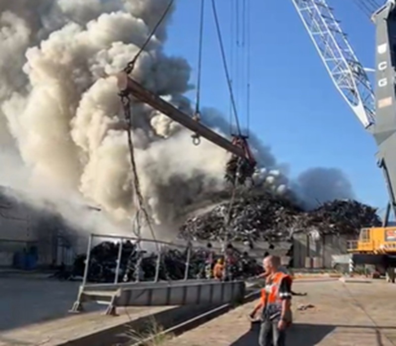 Incendiu puternic în Portul Agigea. A fost emis mesaj RO-Alert din cauza degajărilor de fum