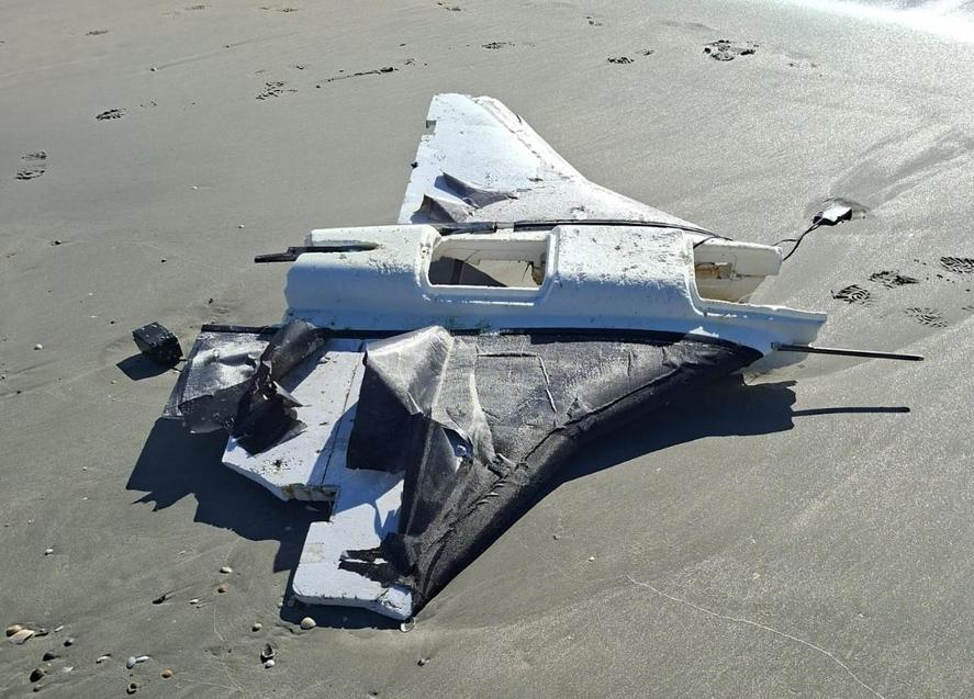 Fragmente de drone, unele cu încărcătură explozivă, găsite în localităţi din Constanţa şi Tulcea, dar şi în Marea Neagră