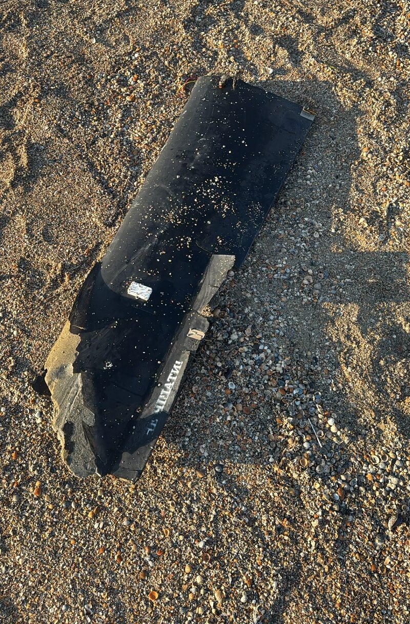 Obiect neidentificat, adus de valuri la mal în Eforie Nord
