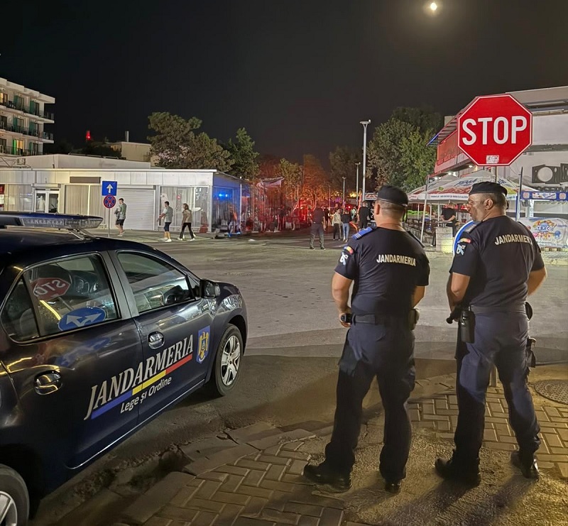 Bărbat, depistat de jandarmi într-un autobuz din Constanța cu substanțe suspecte