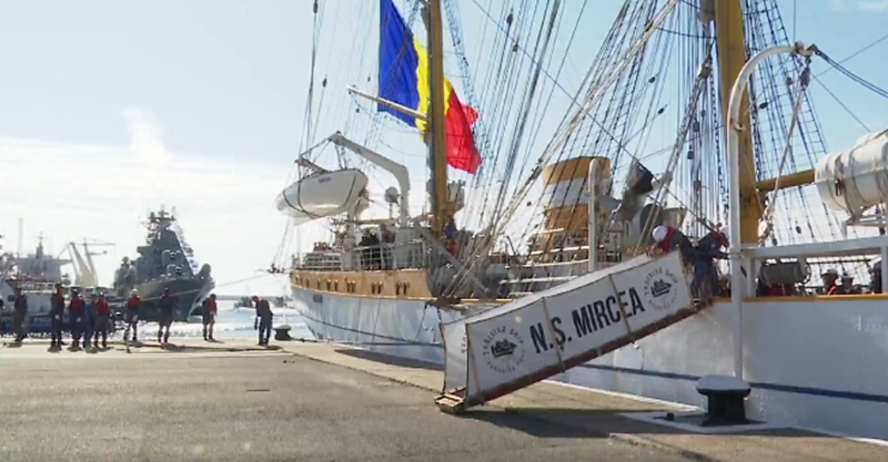 Bricul „Mircea” s-a întors la Constanța după 153 de zile pe mare. Radu Miruță: „În fiecare dintre porturile în care ați intrat, ați intrat cu steagul național arborat”
